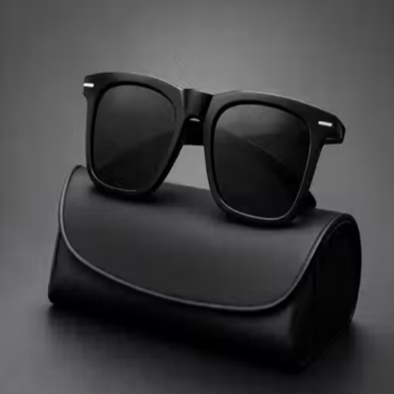 Man Classic Black Square Sunglasses