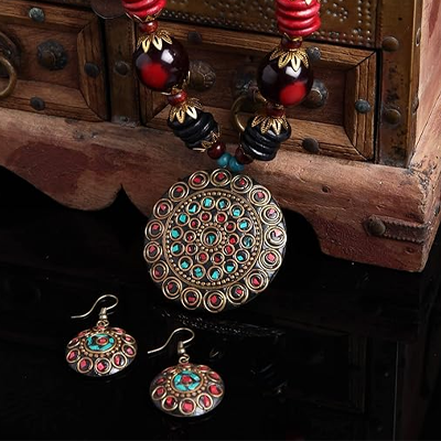 Latest Stylish Traditional Tibetan Pendant Necklace Jewellery Set for Women
